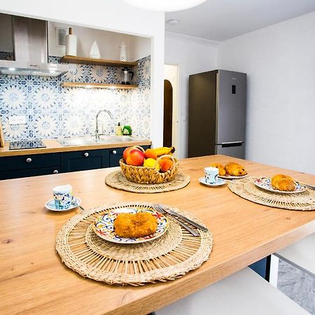 Romantic Sea View Studio, Steps Away From The Beach Антиб Екстериор снимка