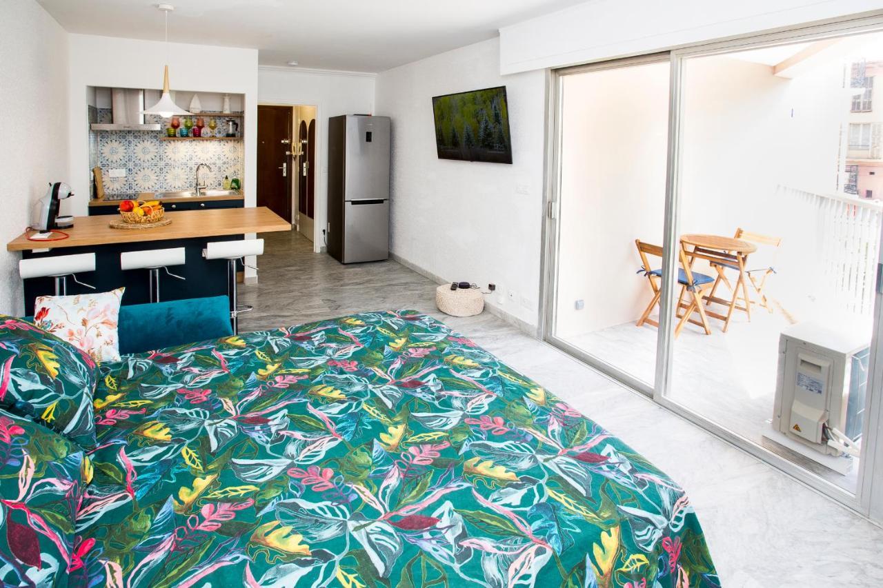 Romantic Sea View Studio, Steps Away From The Beach Антиб Екстериор снимка